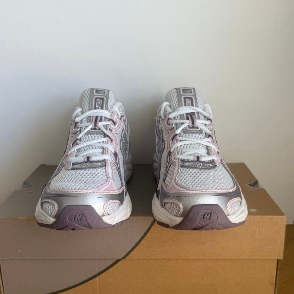 New Balance 740 Pink/Grey/White Men Sneakers - SZ 7.5- W 9 - Picture 8 of 11